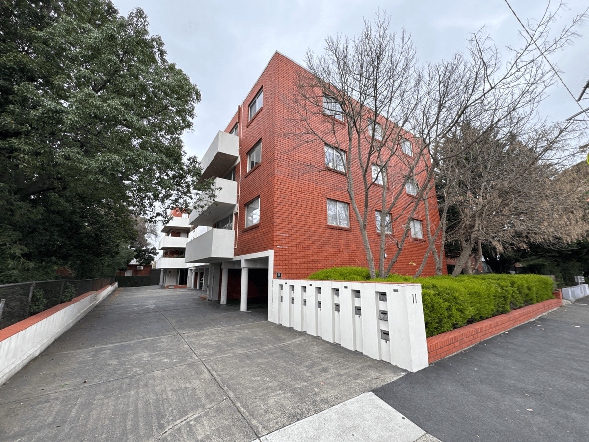 Apartment complex condition assessment in Footscray